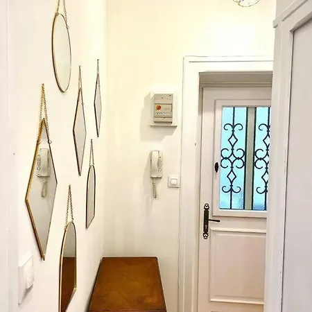 Caporizon-le Perot-t2 Au Coeur Du Vieux Port 100m *